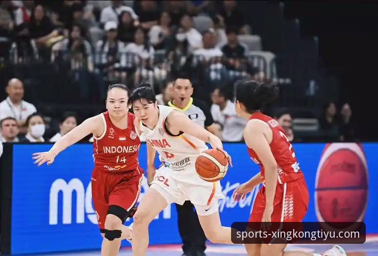 “一大四小” vs “双塔奇兵”：中国女篮战术变阵的胜利密码